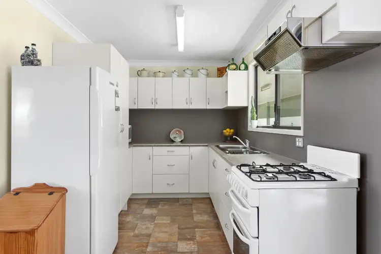 Fifth view of Homely house listing, 27 Carana Place, Tamworth NSW 2340