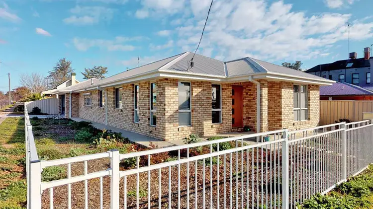 11 Hill Street, Junee NSW 2663