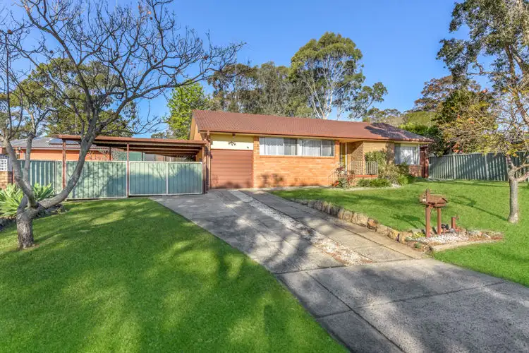 8 Jacaranda Avenue, Bradbury NSW 2560