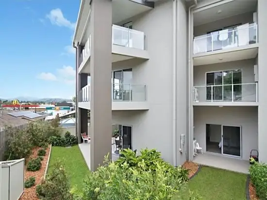 Second view of Homely house listing, 2/52 Darlington Drive, Banora Point NSW 2486