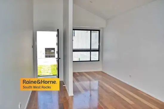 Fourth view of Homely house listing, 4/17 John Shaw Close, South West Rocks NSW 2431