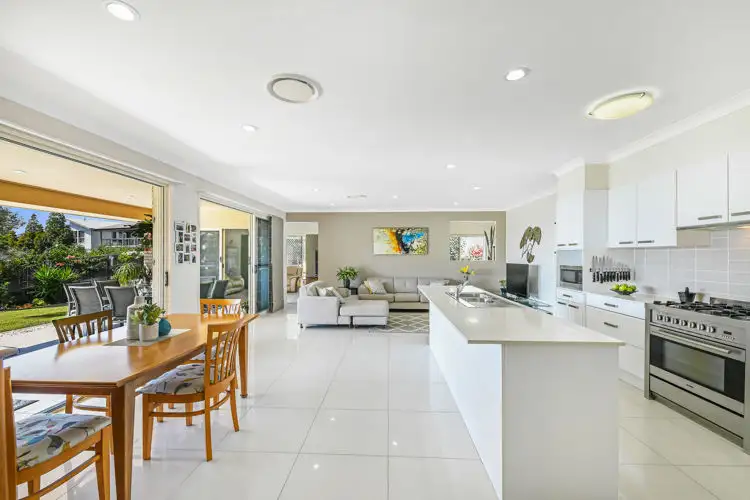 69 Robertson Drive, Burnside QLD 4560