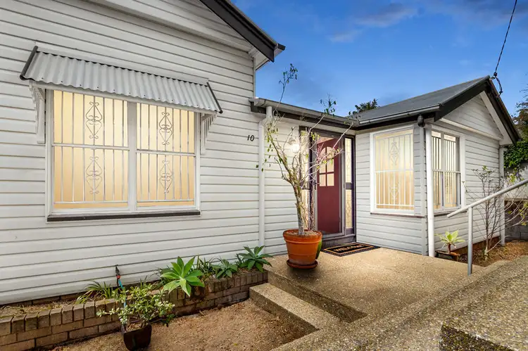 10 Ashgrove Crescent, Ashgrove QLD 4060