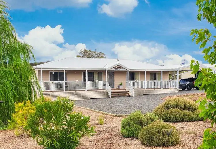 18 Carpet Street, Wallabadah NSW 2343