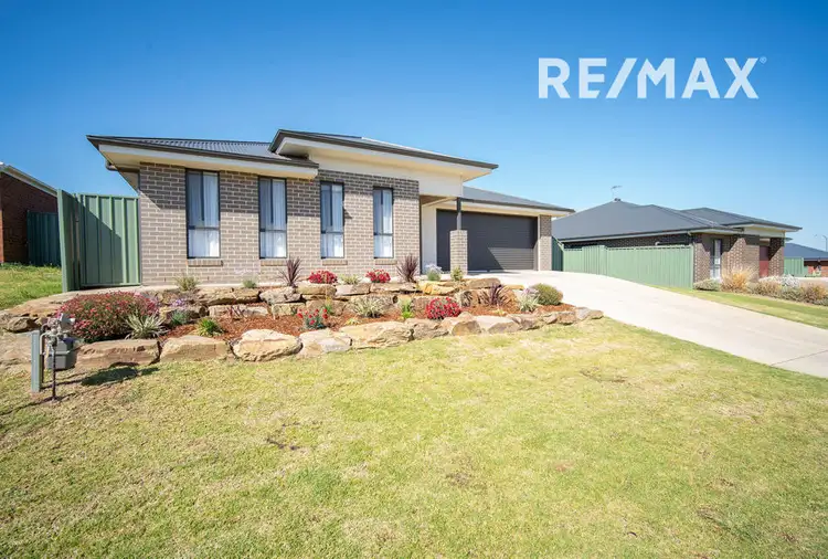 7 Paperbark Drive, Forest Hill NSW 2651