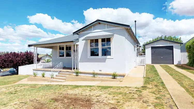 2 Gallipoli Ave, Junee NSW 2663