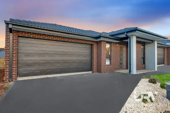 13 Barkers Crescent, Mickleham VIC 3064