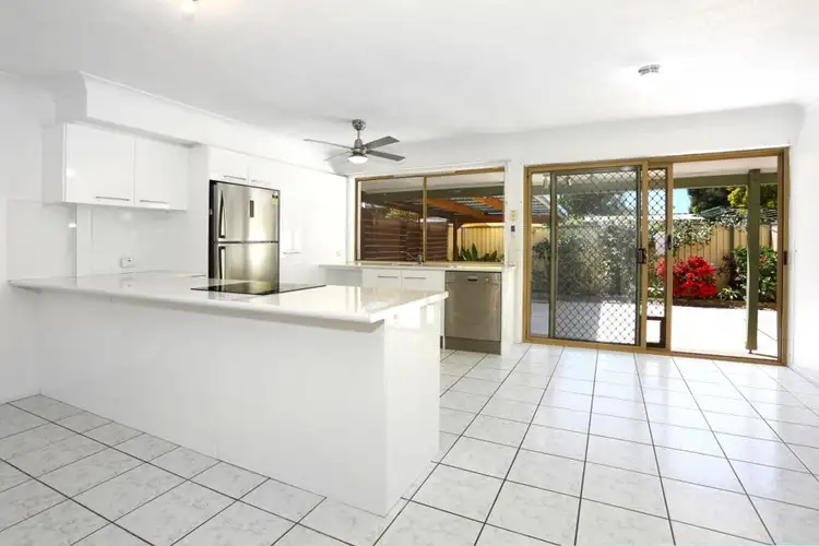 9/469 Pine Ridge Road, Runaway Bay QLD 4216