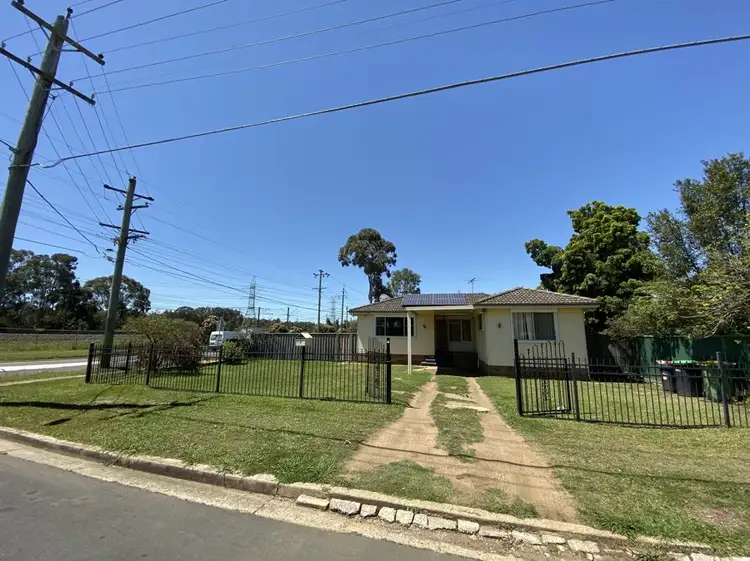 2 Constance Avenue, Oxley Park NSW 2760