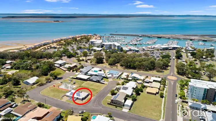 2 Tannen Court, Urangan QLD 4655