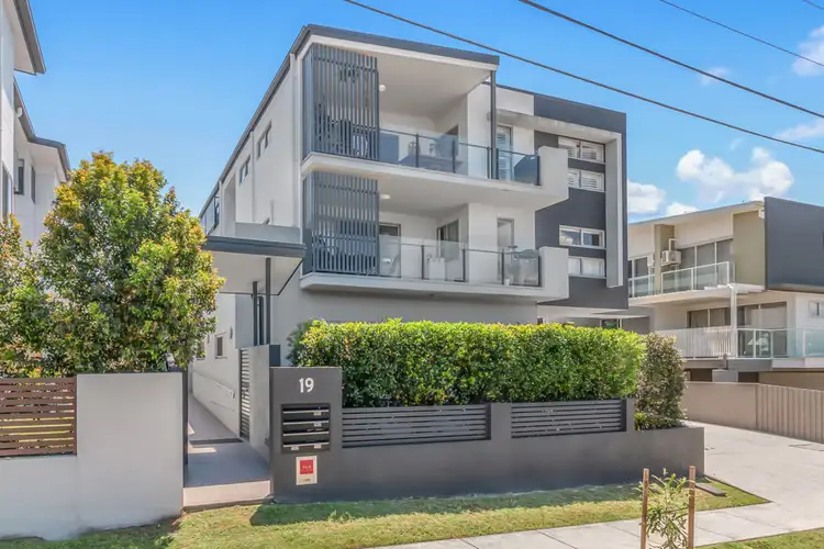 Main view of Homely unit listing, 3 / 19 Pickwick Street, Cannon Hill QLD 4170