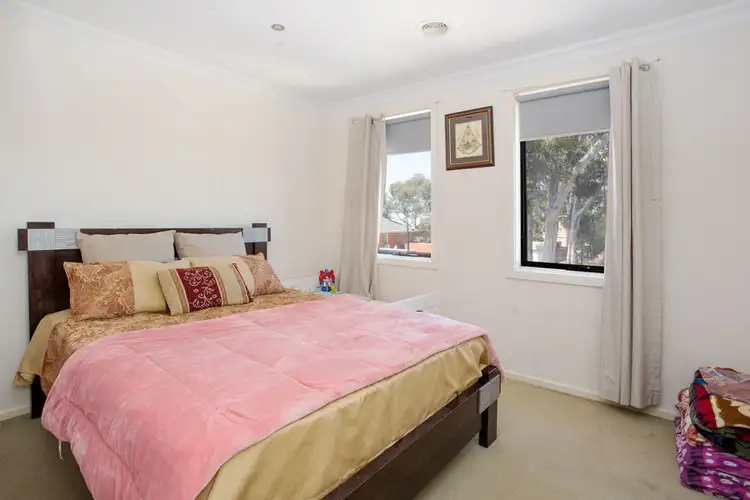 Fifth view of Homely house listing, 19 Crestview Close, Roxburgh Park VIC 3064
