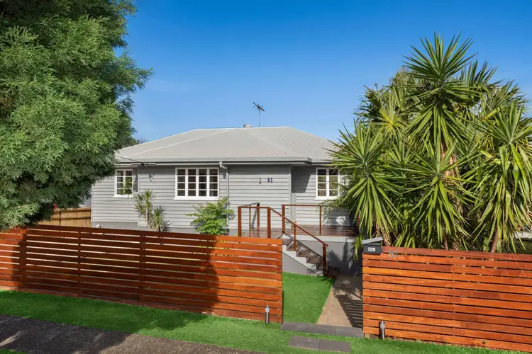 81 Kennington Rd, Camp Hill QLD 4152