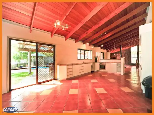 Fourth view of Homely house listing, 4 Inkerman Court, Carindale QLD 4152