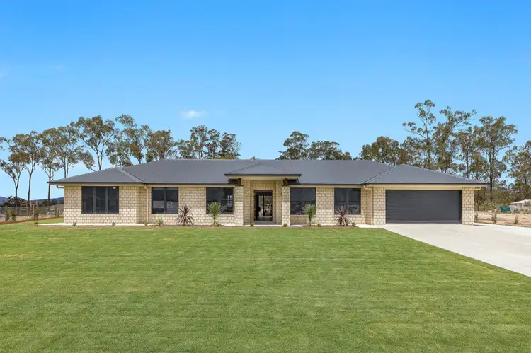 7 Silverton Place, Kensington Grove QLD 4341