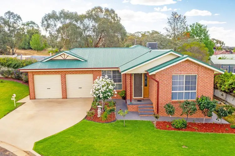 5 Pike Place, Junee NSW 2663