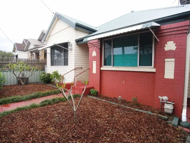 18 Ingall Street, Mayfield East NSW 2304