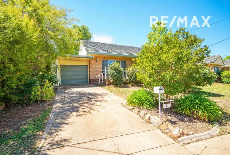 11 Stanley Street, Kooringal NSW 2650