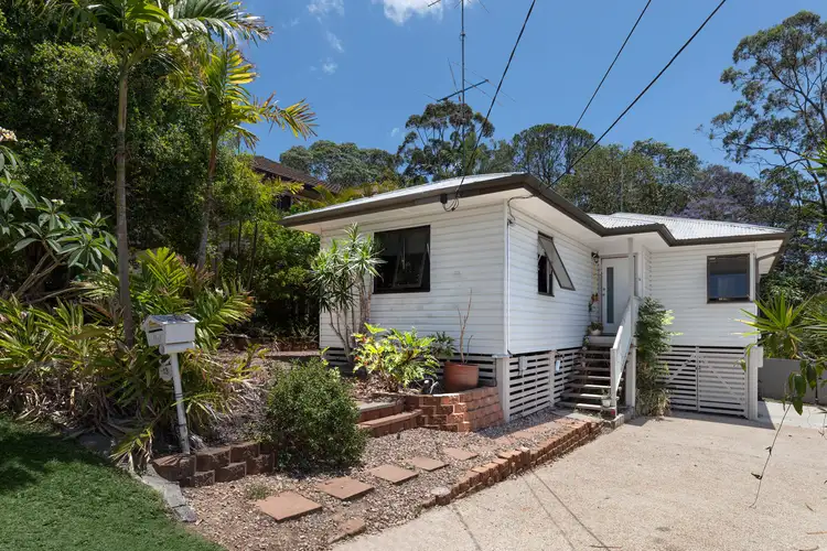 13 Quebec Avenue, Camp Hill QLD 4152