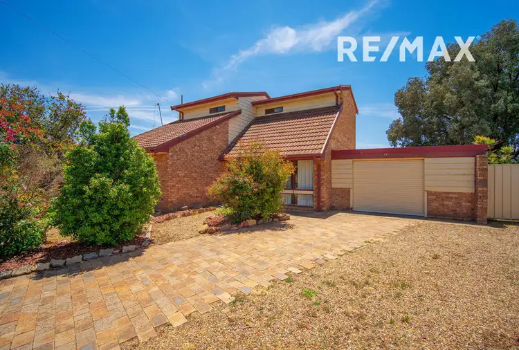 17 Grevillea Crescent, Lake Albert NSW 2650