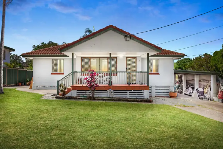 9 Arura Street, Mansfield QLD 4122