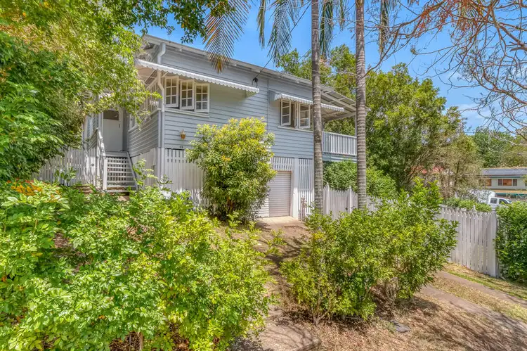 48 Waratah Ave, Holland Park West QLD 4121