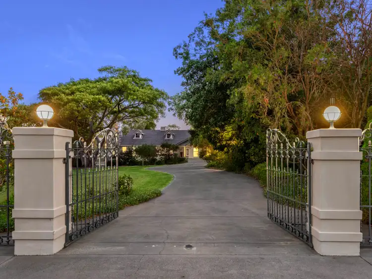 261 London Road, Belmont QLD 4153
