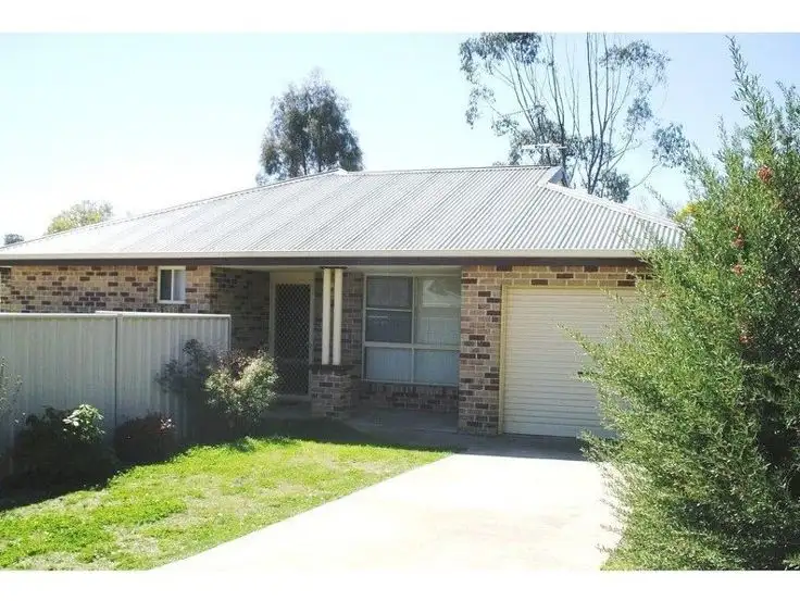 2B Kurrajong Close