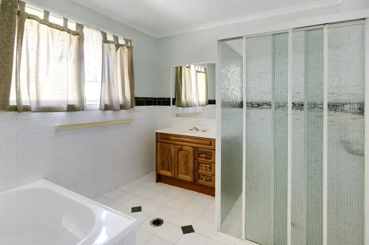 Sixth view of Homely house listing, 6 Norris Crt, Deniliquin NSW 2710