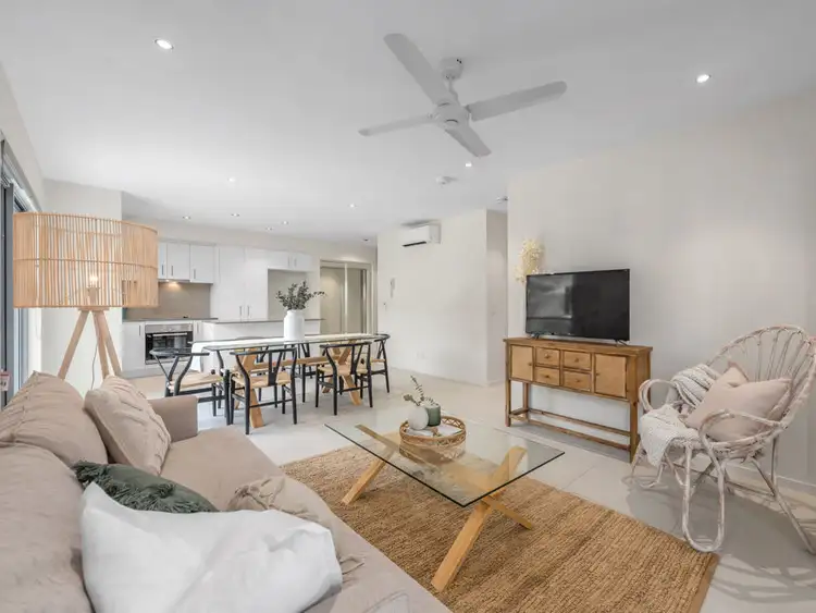 3/2 Little Bennett Street, Norman Park QLD 4170