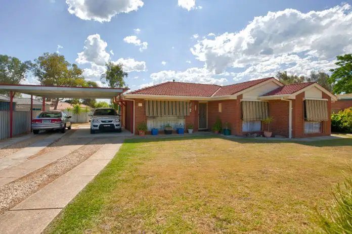 2 Boree Crt, Thurgoona NSW 2640