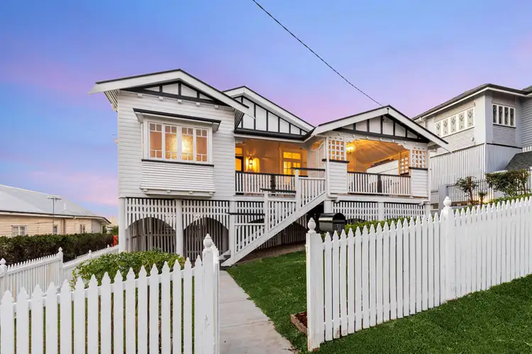 31 Sylvia Street, Camp Hill QLD 4152