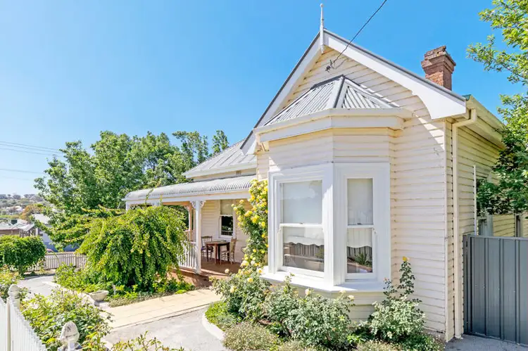 16 Wardle St, Junee NSW 2663