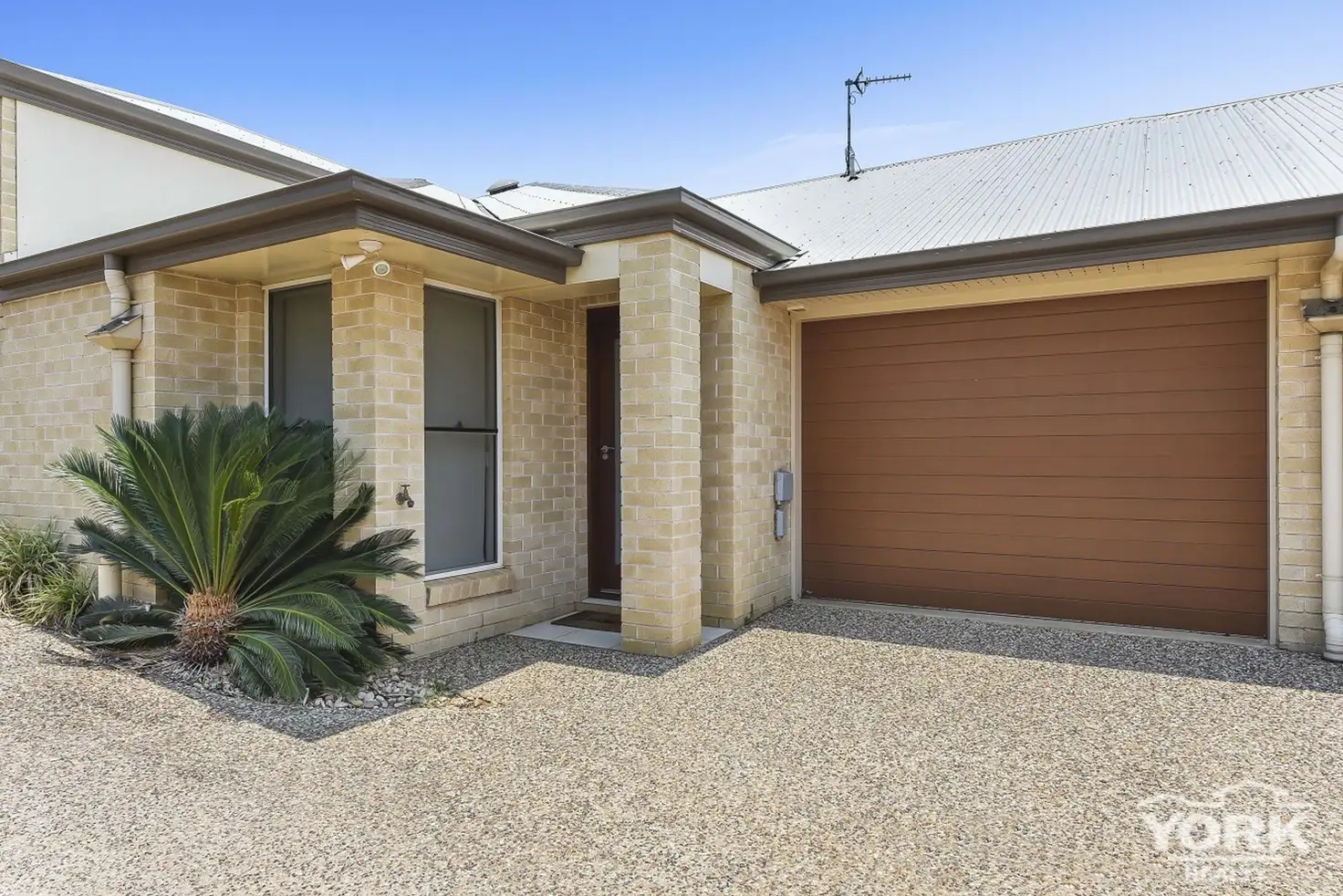 Main view of Homely unit listing, 2/12 Wapiti Street, Kearneys Spring QLD 4350