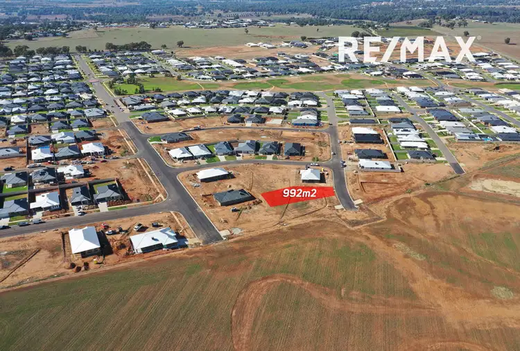 26 Morris Crescent, Gobbagombalin NSW 2650