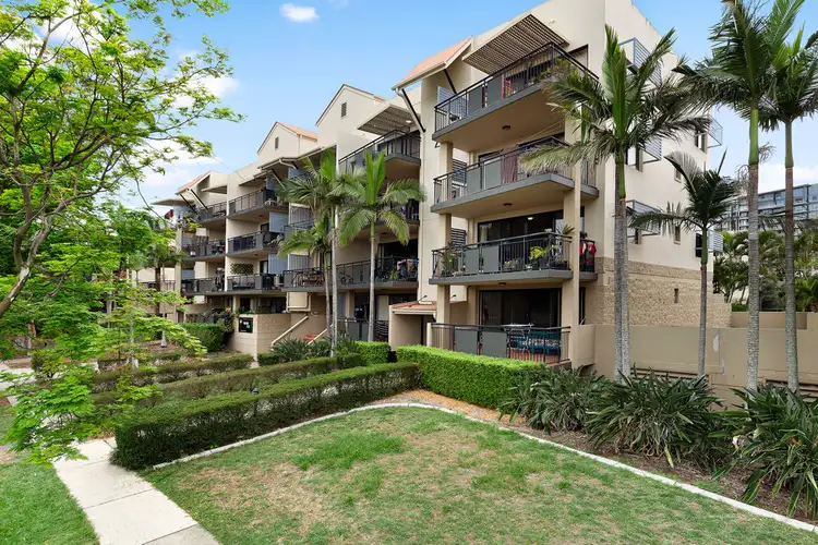 34/55 Harries Road, Coorparoo QLD 4151