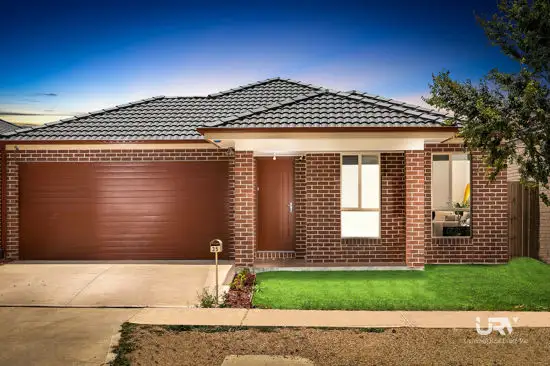 35 Hollington Drive, Mickleham VIC 3064