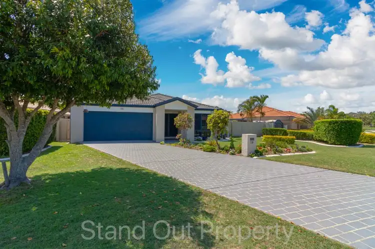19 Middle Cove Court, Sandstone Point QLD 4511