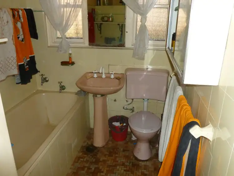 Fourth view of Homely house listing, 2 Cotswold St, Westmead NSW 2145