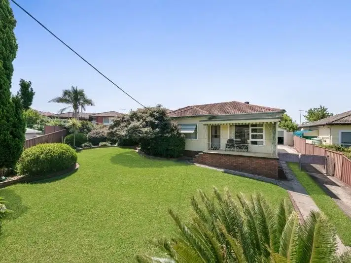 7 Cedar Street, Greystanes NSW 2145