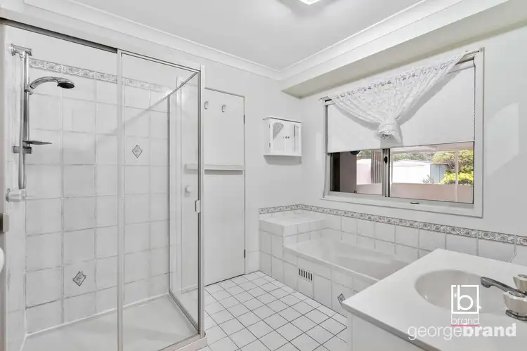 Fifth view of Homely house listing, 4 Applegum Place, Woongarrah NSW 2259