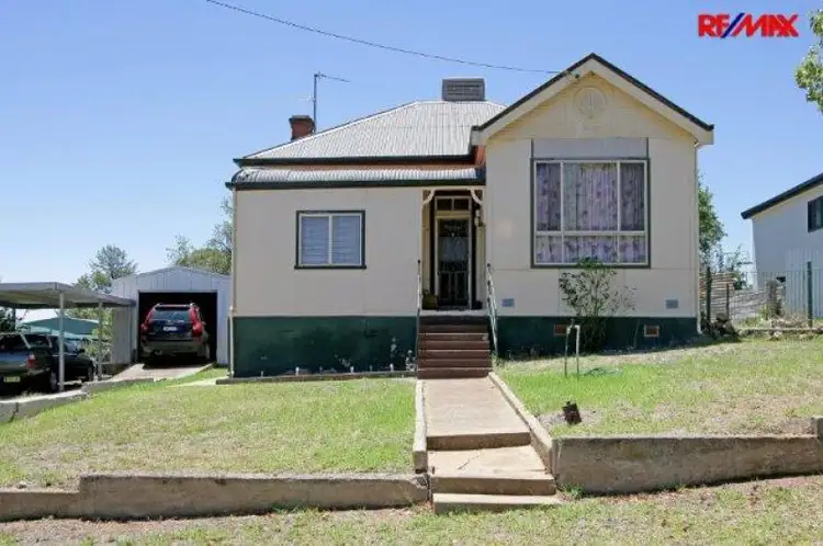 52 George St, Junee NSW 2663