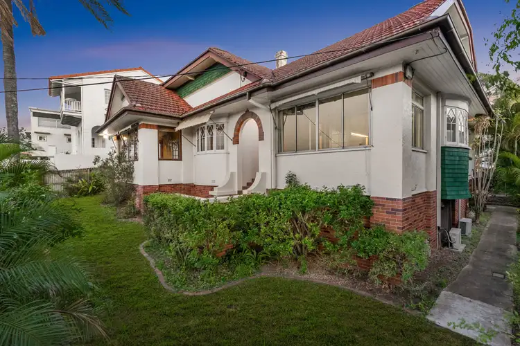 119 Wynnum Road, Norman Park QLD 4170