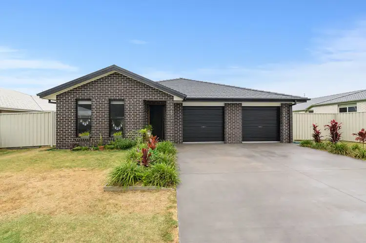 11 & 11A Seabeach Street, Sandy Beach NSW 2456