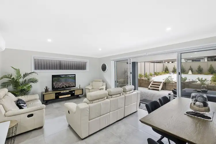 44 Kalulah Avenue, Gorokan NSW 2263