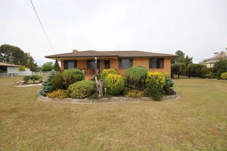 155 Petre Street, Tenterfield NSW 2372