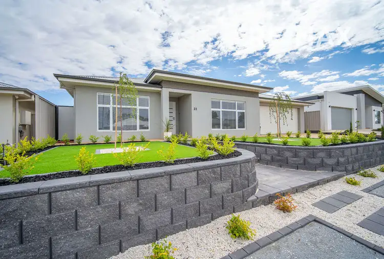 22 Yenda Avenue, Gobbagombalin NSW 2650