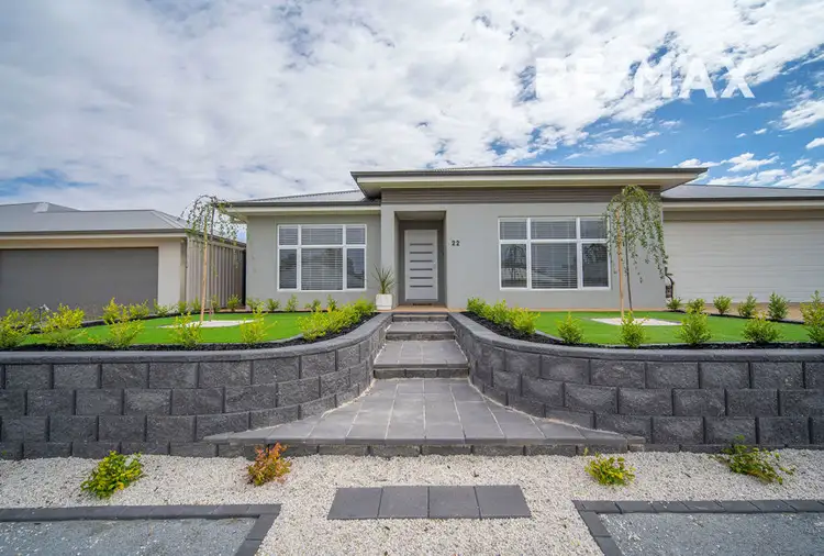 Second view of Homely house listing, 22 Yenda Avenue, Gobbagombalin NSW 2650