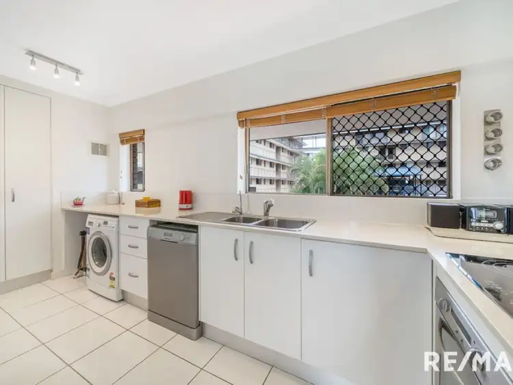 9/11-15 Wharf Street, Cleveland QLD 4163
