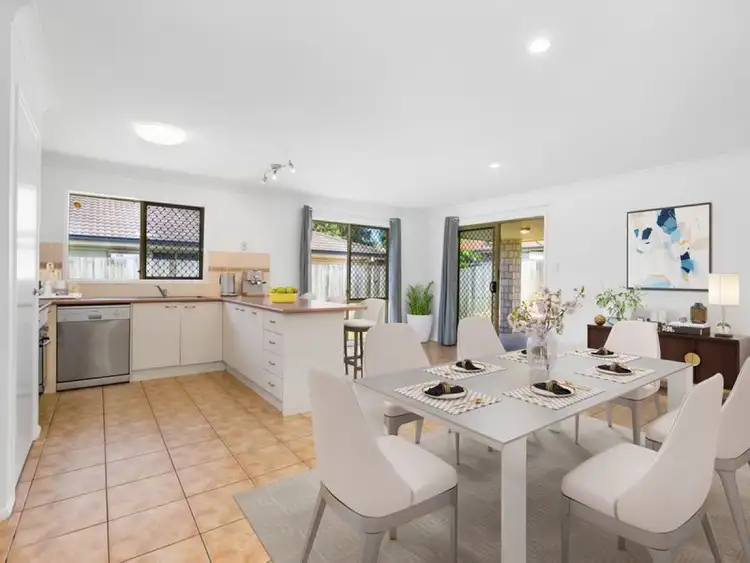 8 Ridgevale Street, Victoria Point QLD 4165